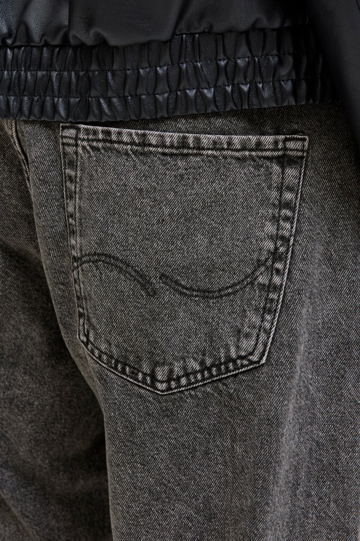Jack & Jones Alex Basic Sq 734 Black Denim