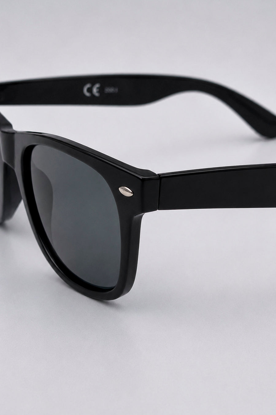 Fashion 1399 Wayfarer Sunglasses Black Lens Grey
