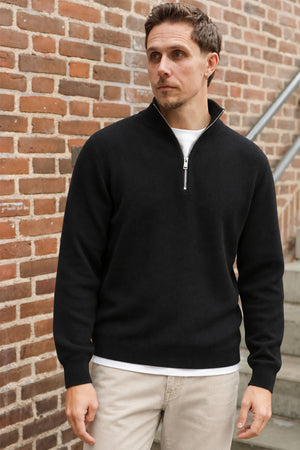 Solid Vian Half Zip True Black